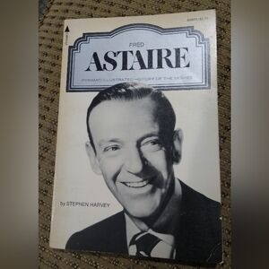 Fred Astaire Pyramid Illustrated History Of The Movies Book 1975